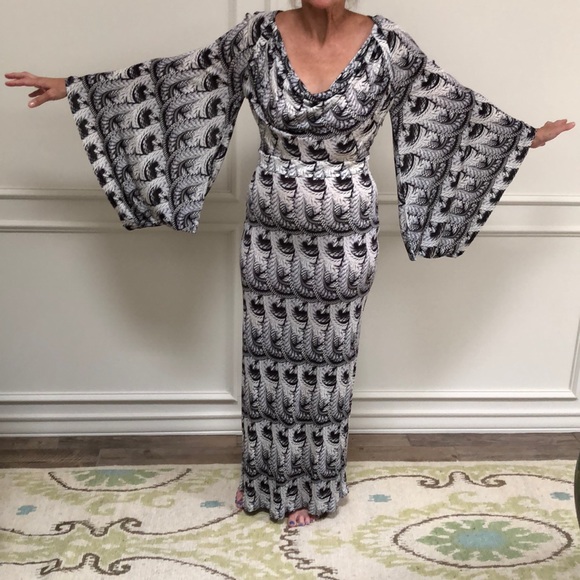 leifsdottir Dresses & Skirts - Amazing LIEFSDOTTIR bell sleeved maxi dress